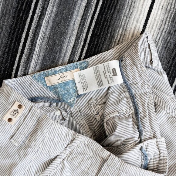VINTAGE! LEVI'S PIN STRIPE COTTON SHORTS SZ 6 - Picture 3 of 6